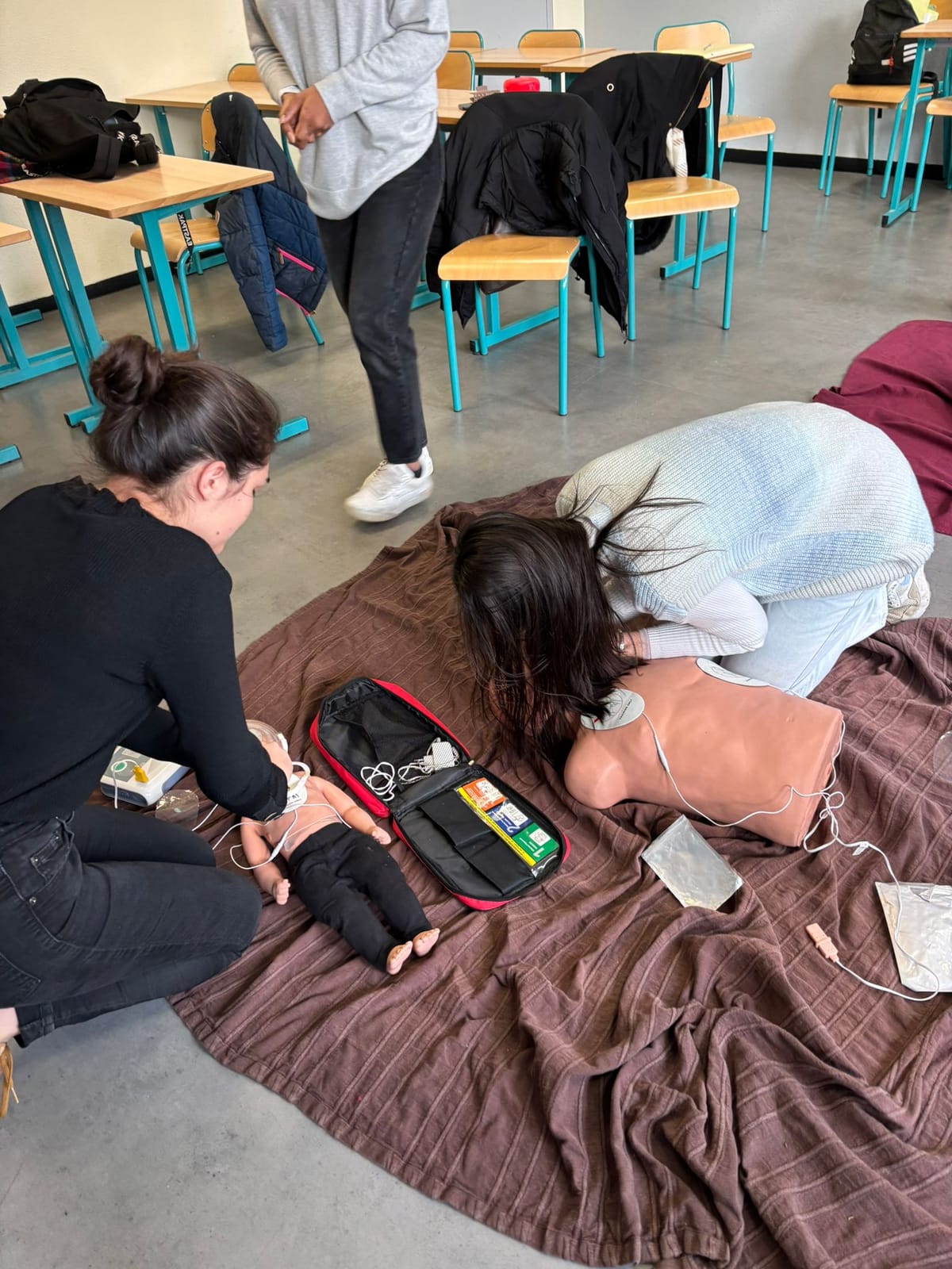 Utilisation du défibrillateur